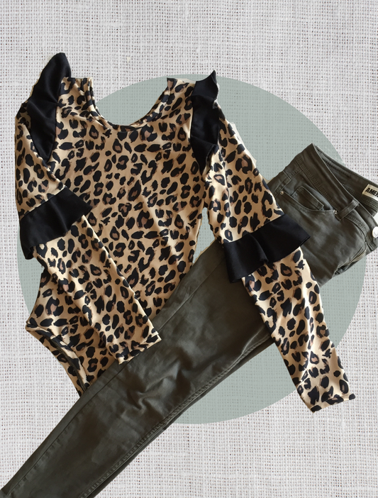 Body de diseño, prenda animal print con volados. Diseño exclusivo de moda slowfashion.