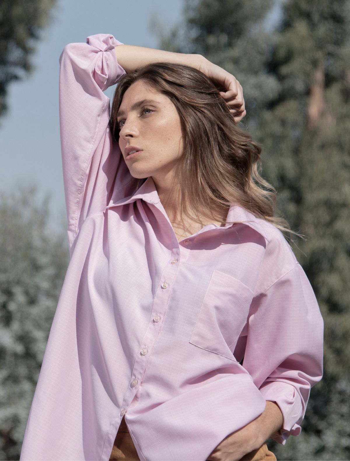 Camisa mujer ruby pink, básica juvenil atemporal rosada.