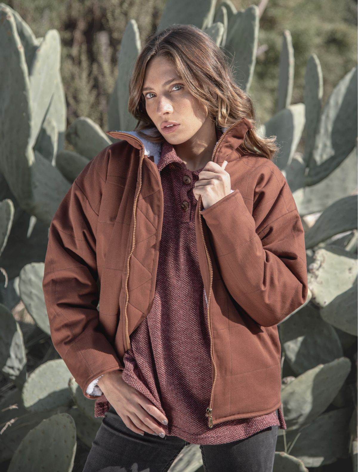 Chaqueta quilt sheep love brick. Acolchada color terracota oversized, boho chic de moda sustentable.